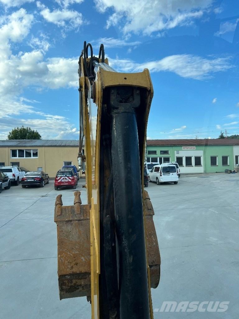 CAT 444F Baggerlader