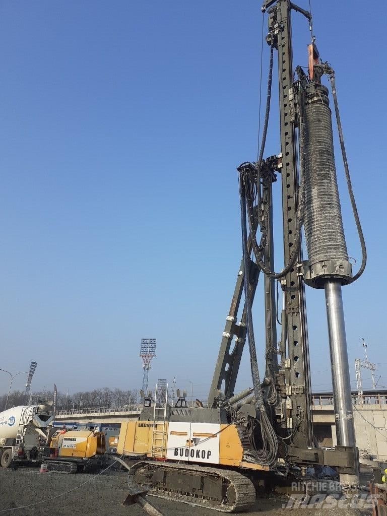 Liebherr LRB255 Rammen