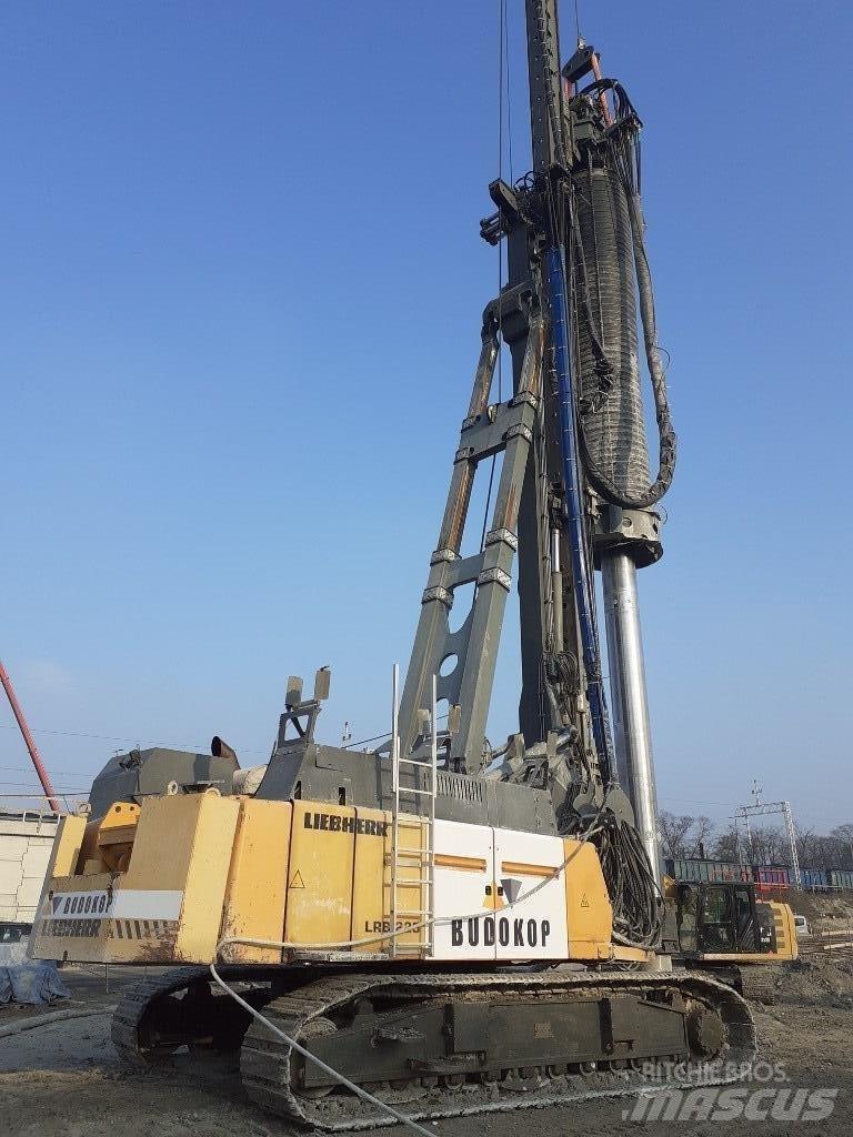 Liebherr LRB255 Rammen