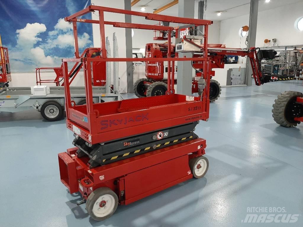 SkyJack SJIII 3215 Scheren-Arbeitsbühnen