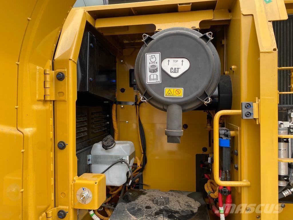 CAT 323D3 Raupenbagger