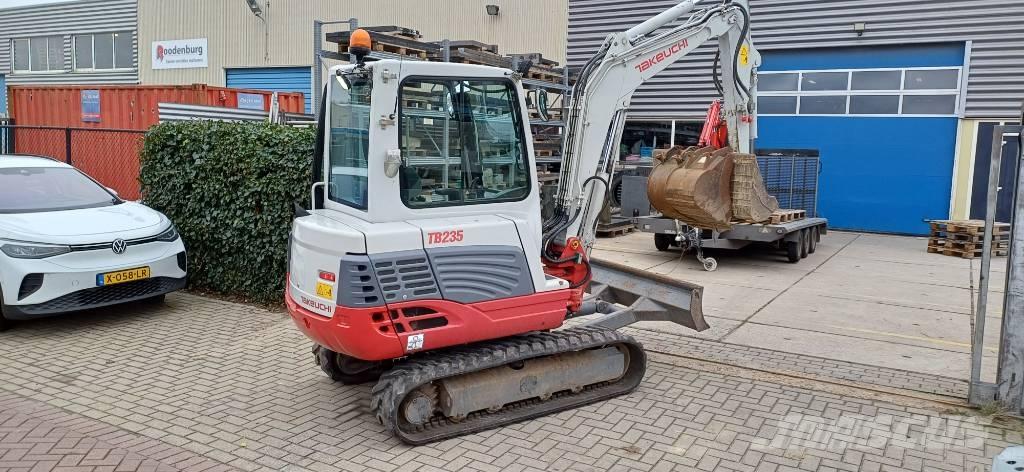 Takeuchi TB 235 CR Minibagger < 7t