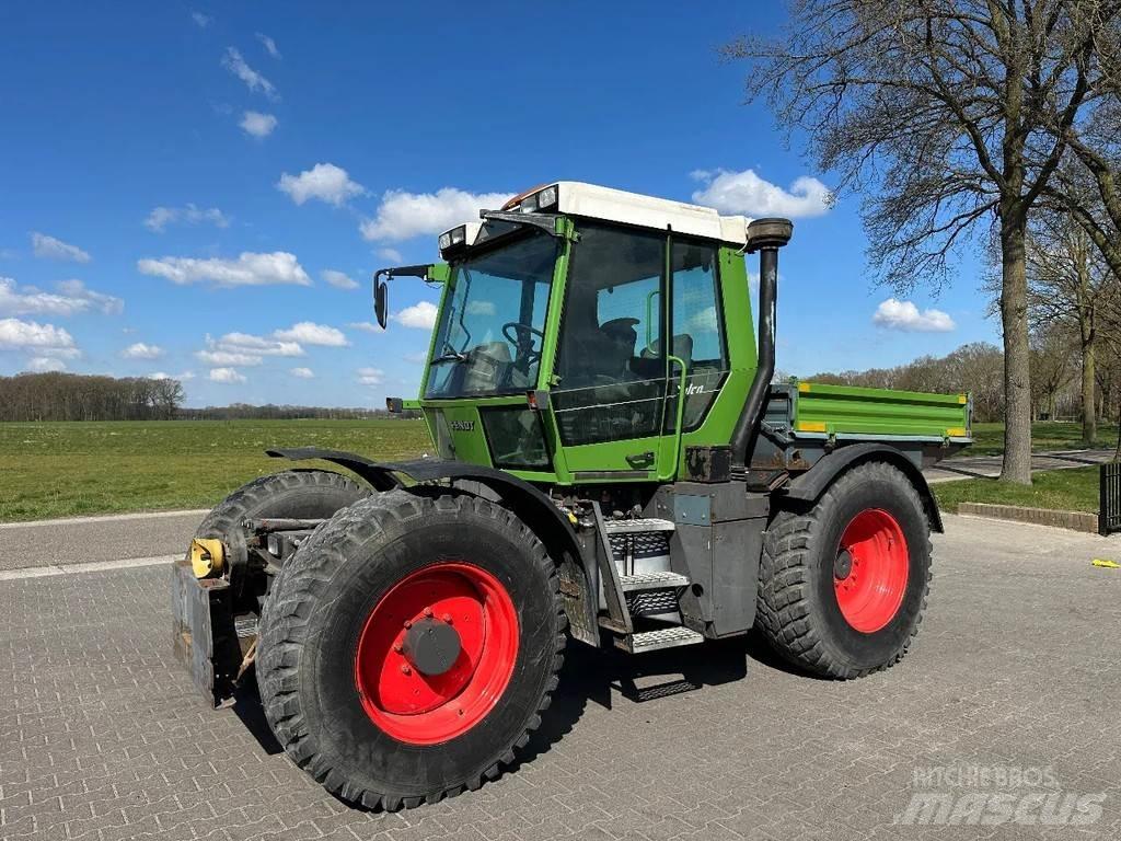 Fendt Xylon 520 Traktoren