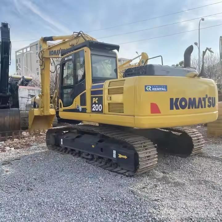 Komatsu PC200-8 Raupenbagger