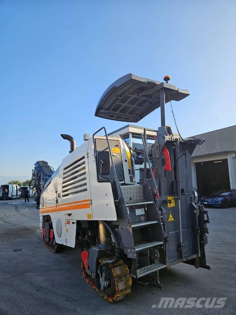 Wirtgen W 100 F Asphaltfräsen