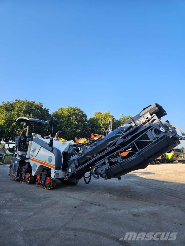 Wirtgen W 100 F Asphaltfräsen