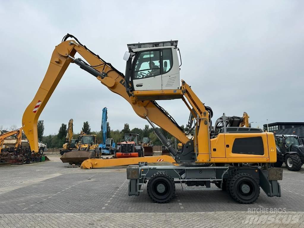 Liebherr LH 30 M Materialumschlag