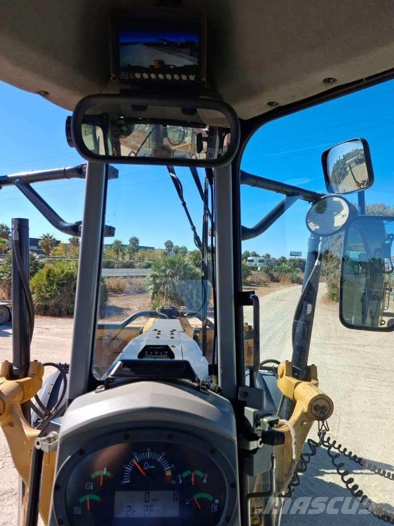 CAT 120 M 2 AWD Grader