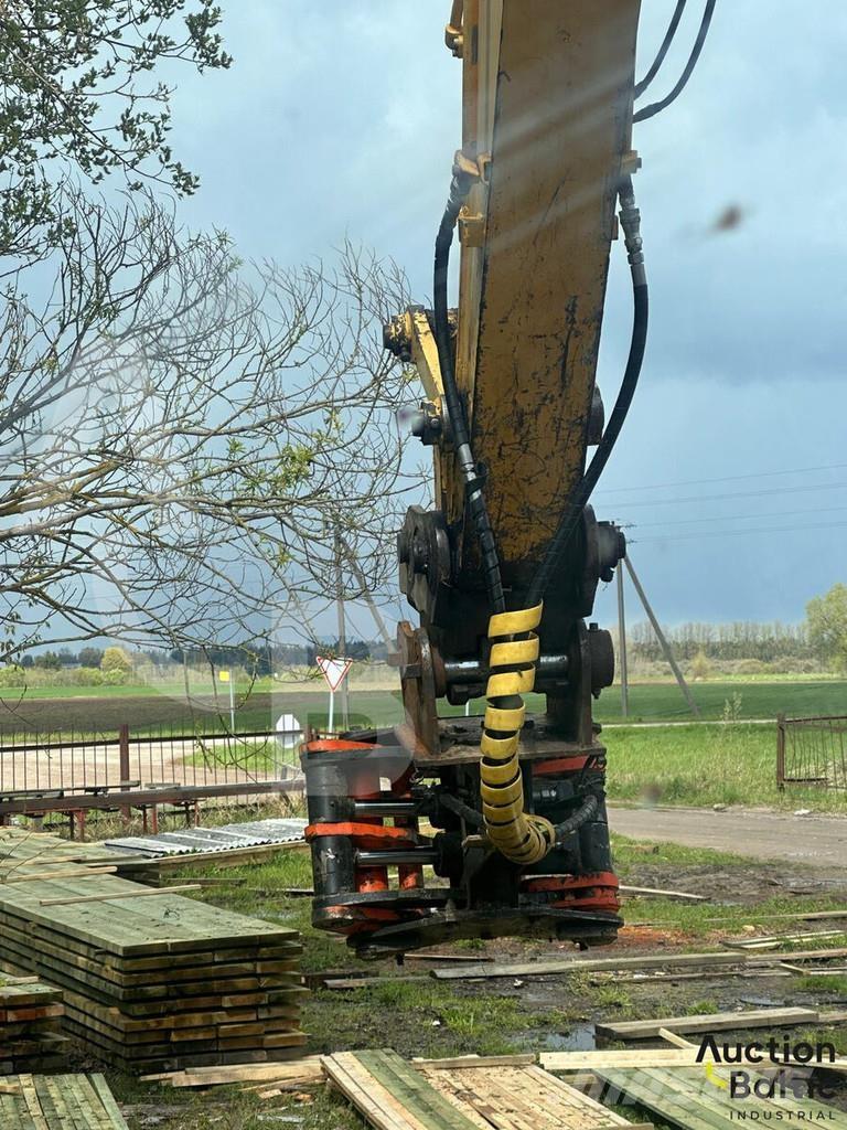 New Holland E 145 Raupenbagger