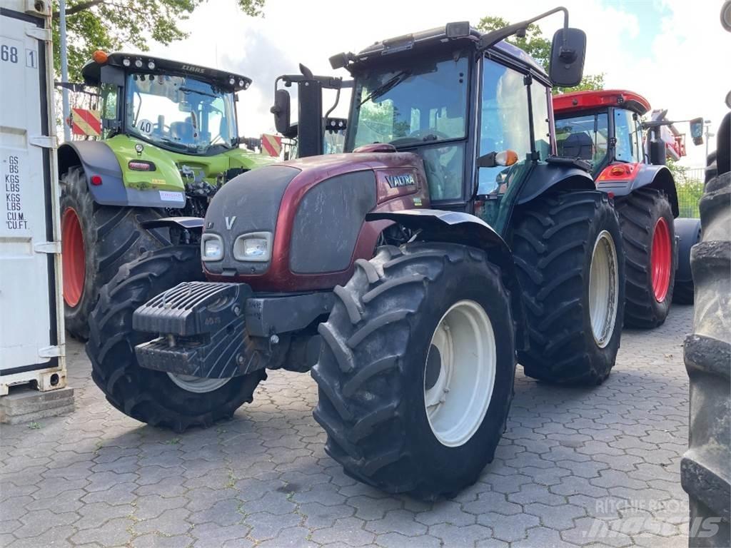 Valtra A93 Hi Tech Traktoren