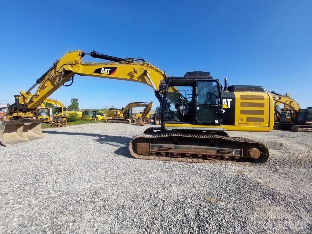 CAT 326 F L Raupenbagger