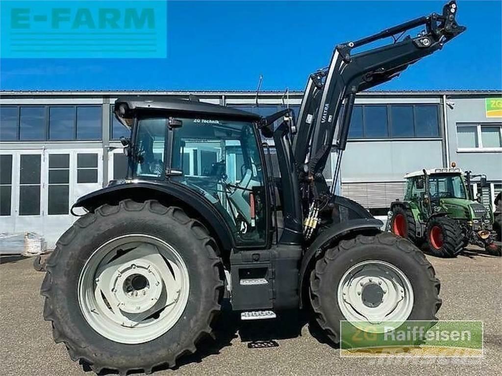 Valtra g135v 1b9 Traktoren