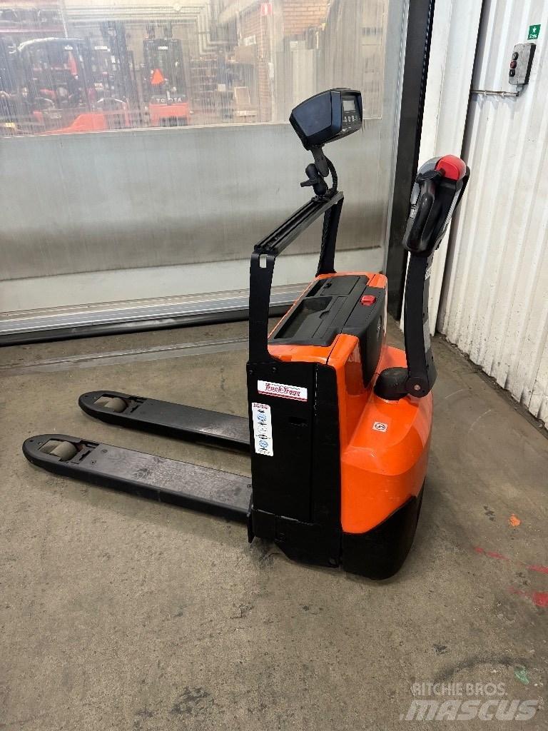 Toyota LWE180 Niedergabelstapler