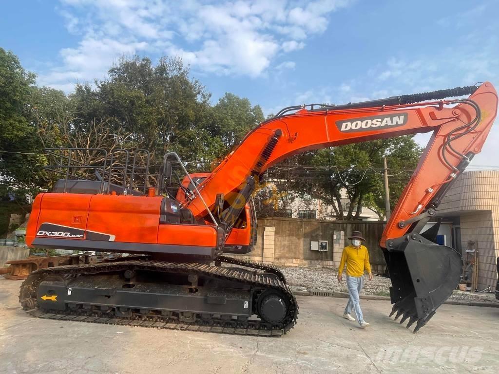 Doosan DX300LC-9C Raupenbagger