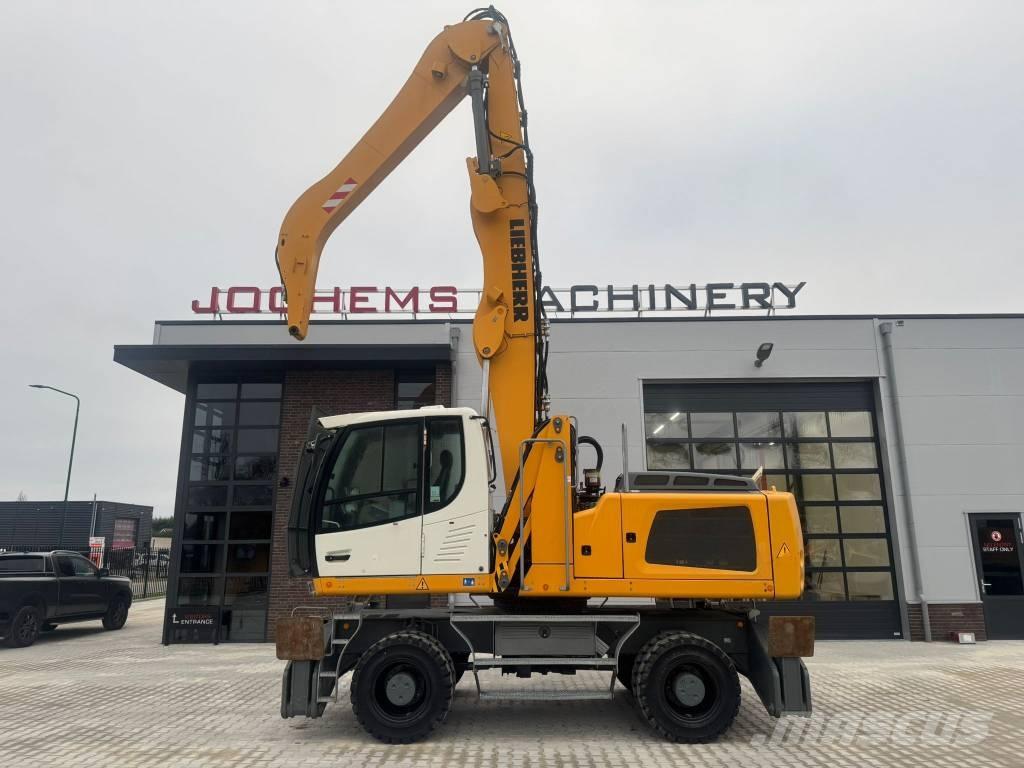 Liebherr LH 30 M Materialumschlag