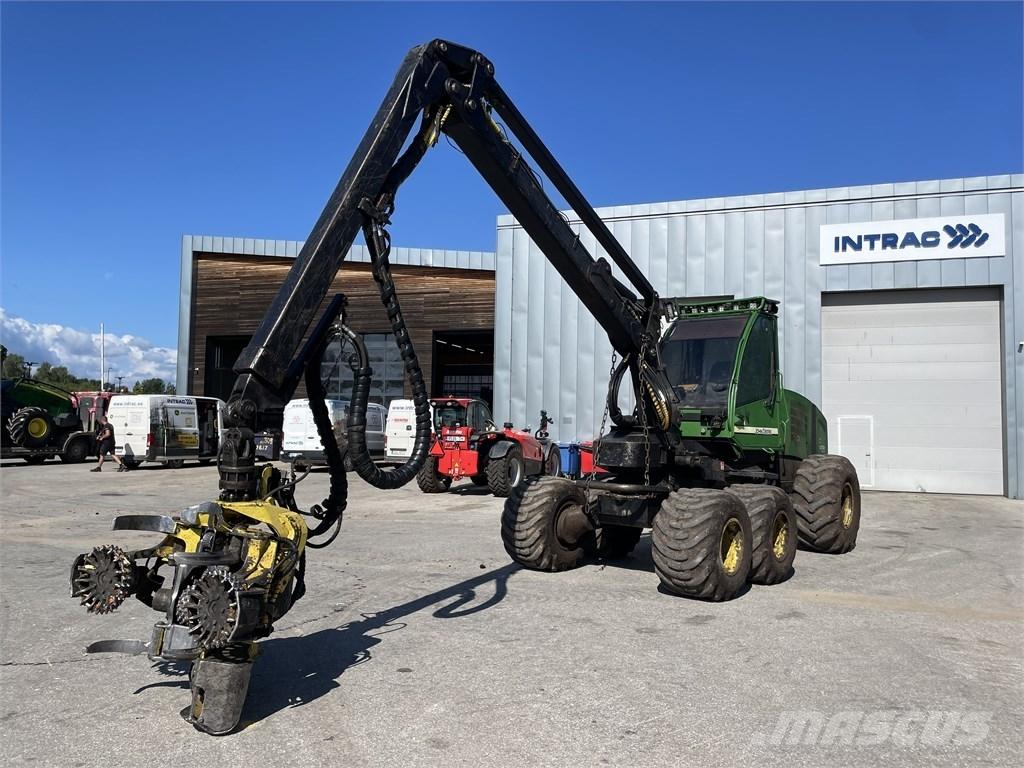 John Deere 1070 D Harvester