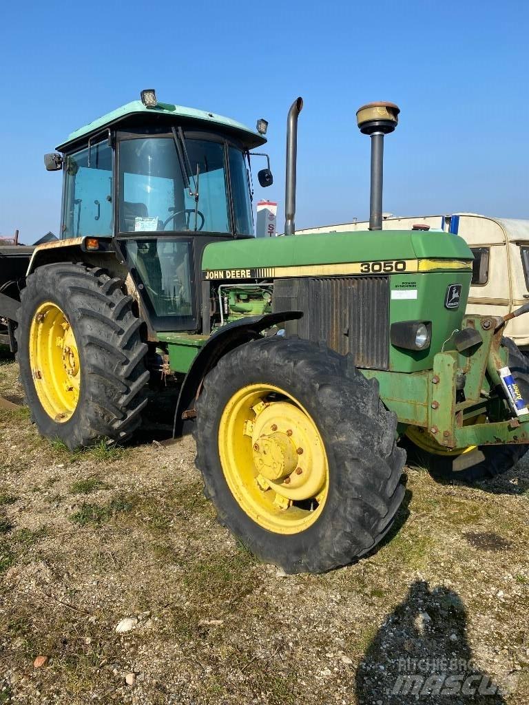 John Deere 3050 4WD Traktoren