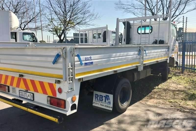 Tata LPT 813 Andere Fahrzeuge