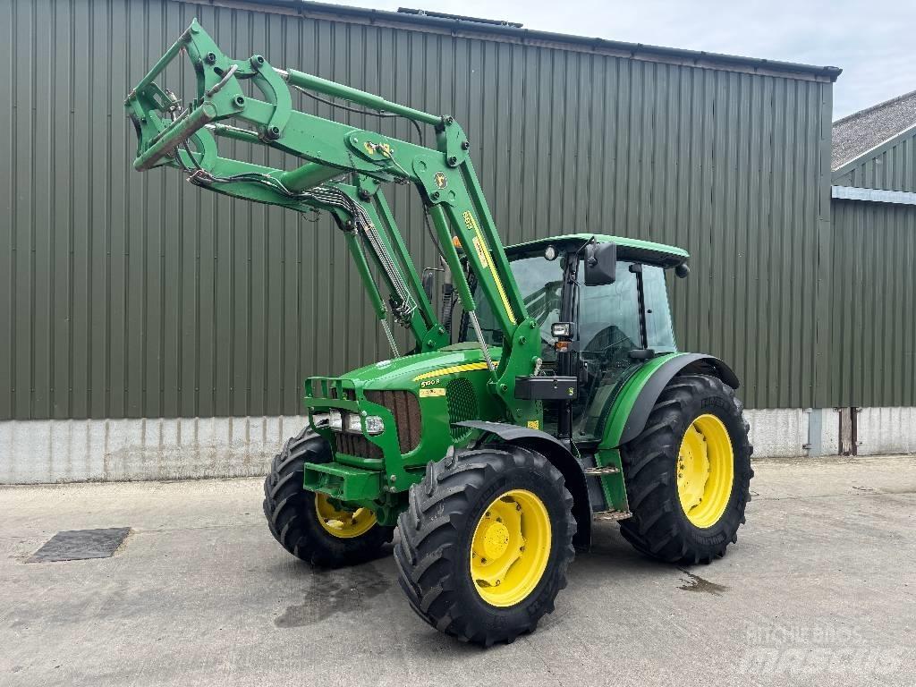 John Deere 5100 R Traktoren