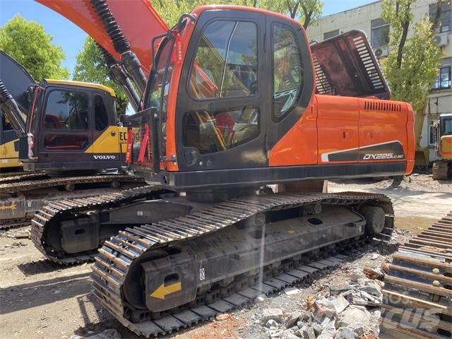 Doosan DX 225 LC Raupenbagger