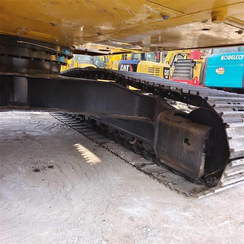 Komatsu PC 220-8 Raupenbagger