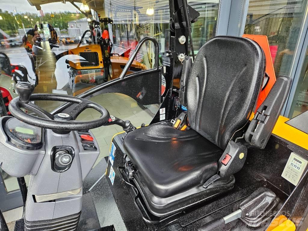 GiANT g2700hd + x-tra Minilader