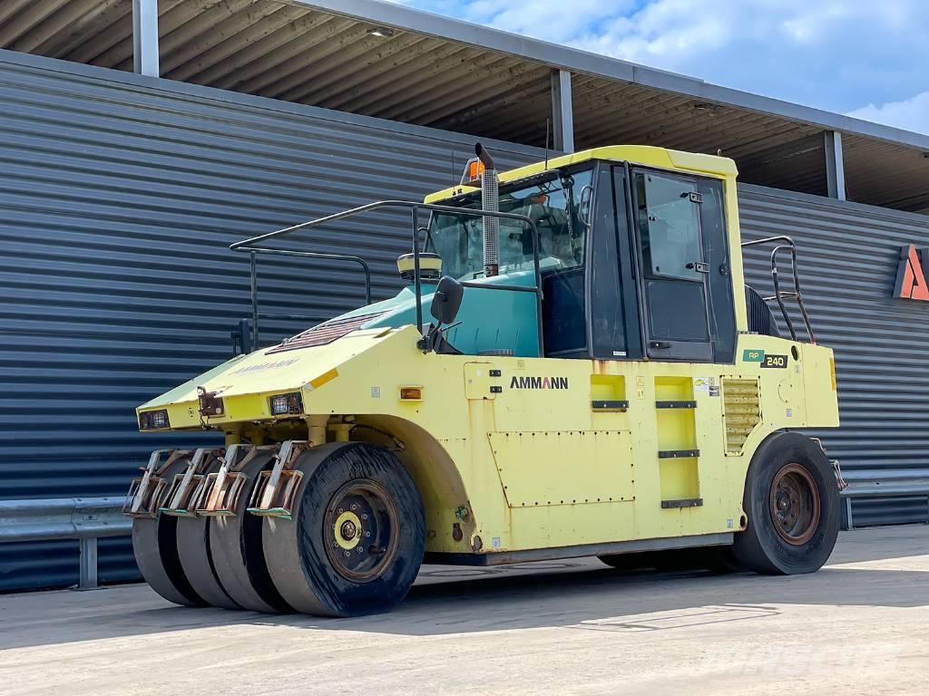 Ammann AP 240 Gummiradwalzen