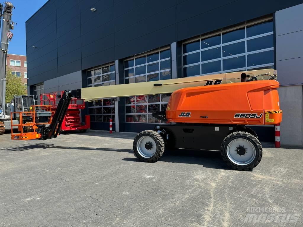JLG 660SJ Teleskopbühnen
