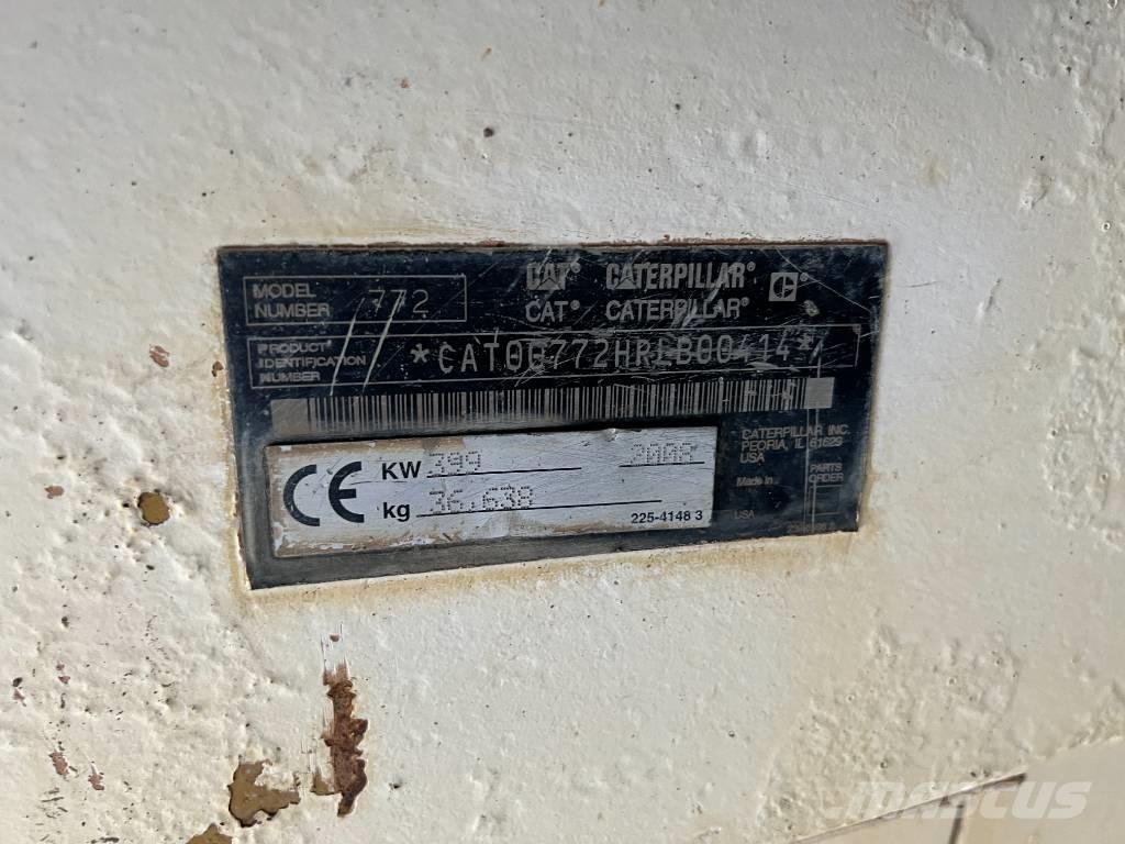 CAT 772 Dumper - Knickgelenk