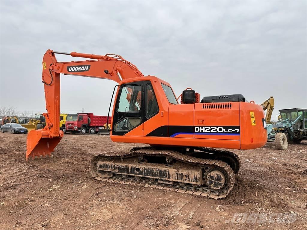 Doosan DH 220 Raupenbagger