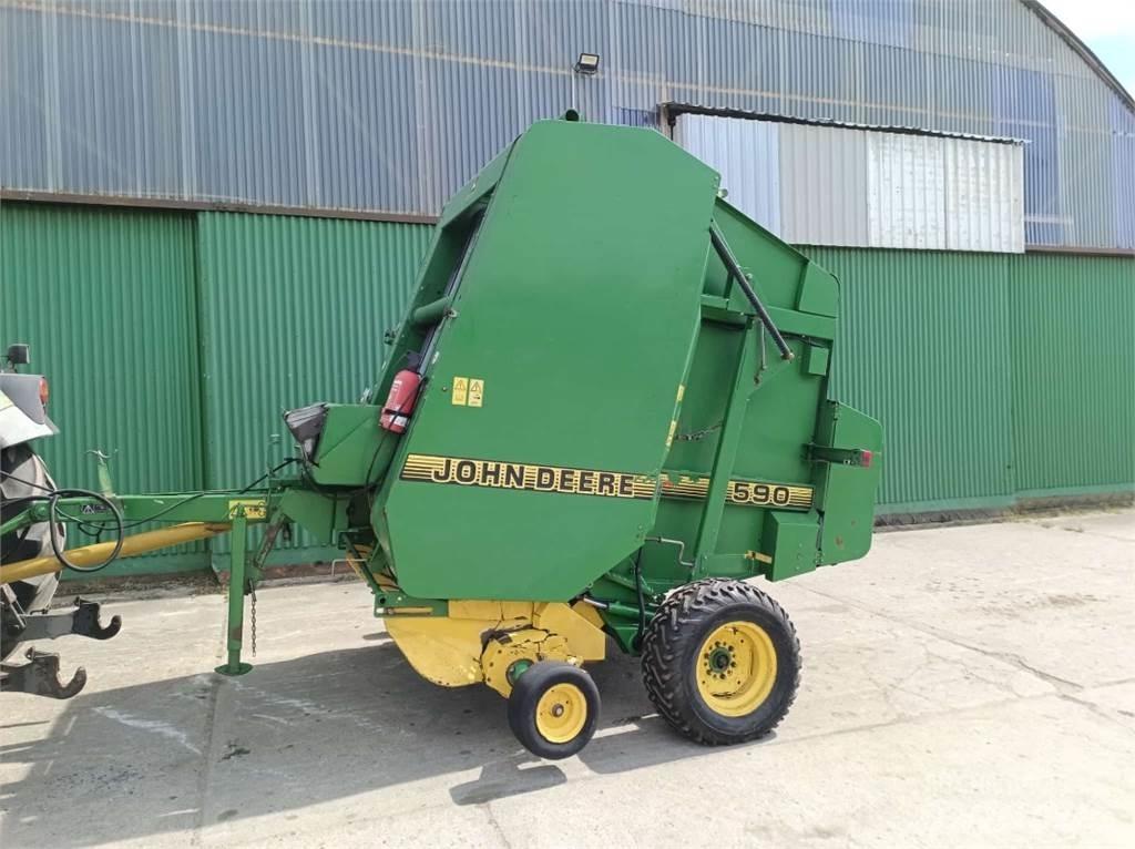 John Deere 590 Rundballenpressen