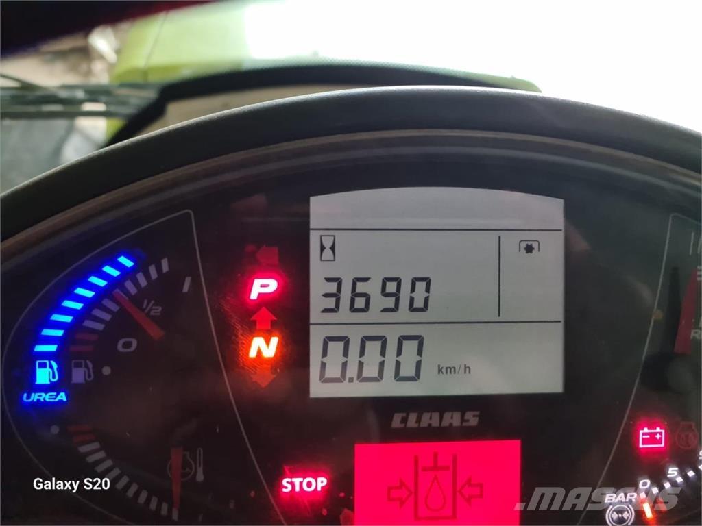 CLAAS Axion 810 Traktoren