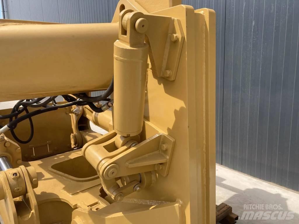 CAT D8T Aufreisser