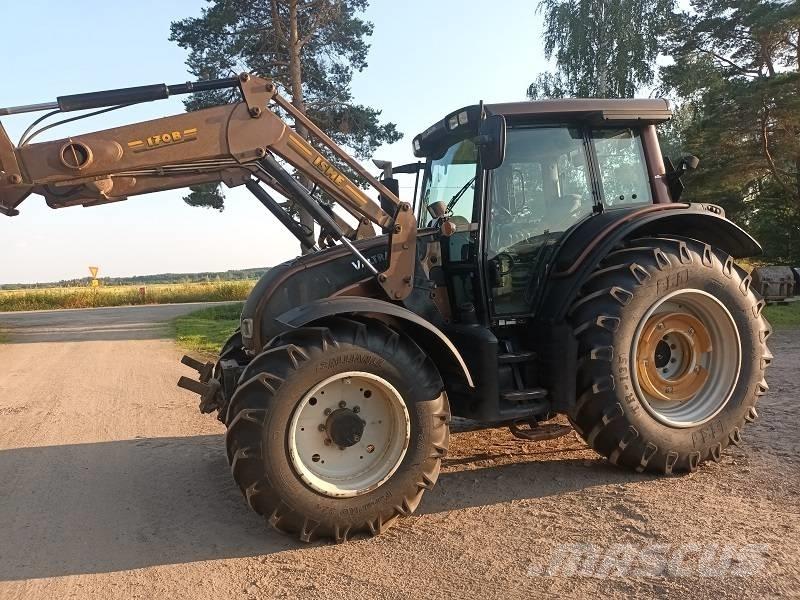 Valtra N 141 Traktoren