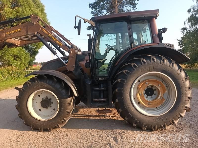 Valtra N 141 Traktoren