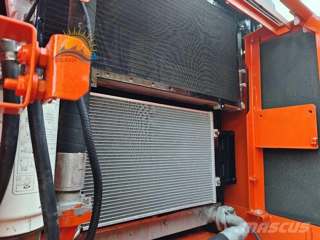 Doosan DX 300 LC Raupenbagger