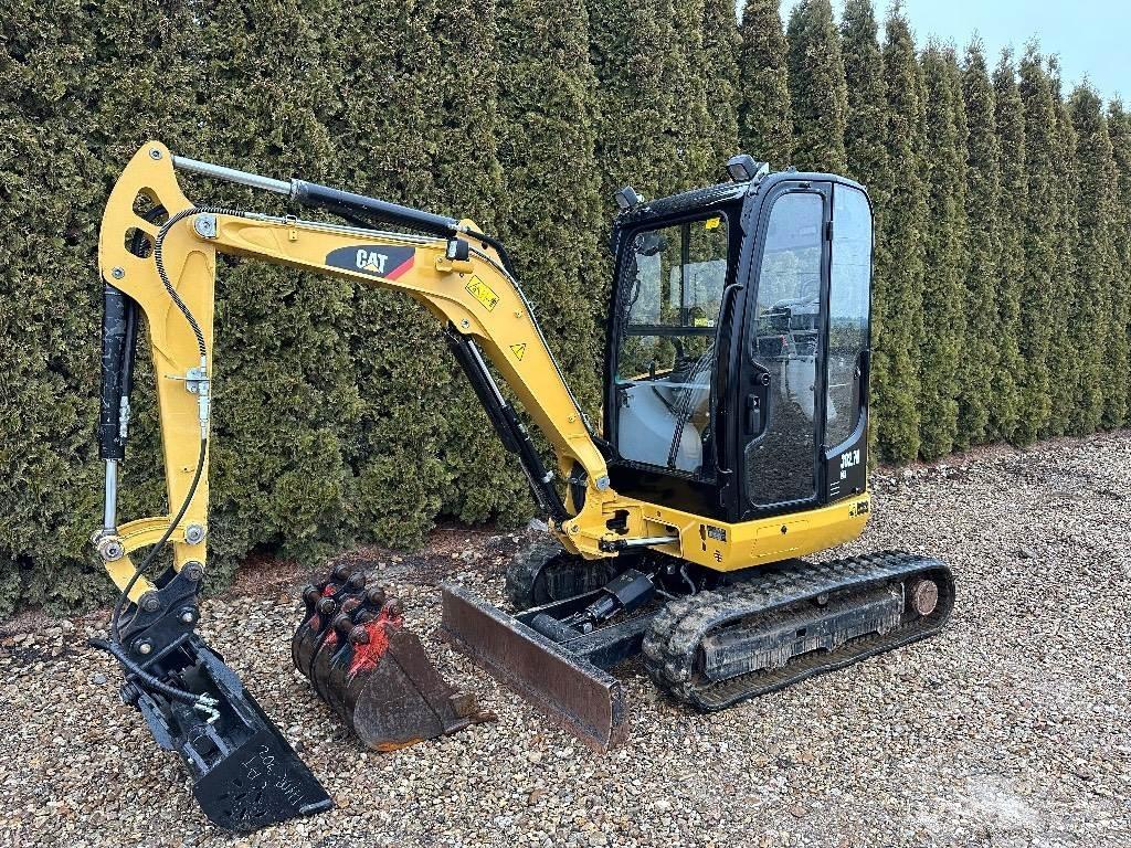 CAT 302.7 D CR Minibagger < 7t