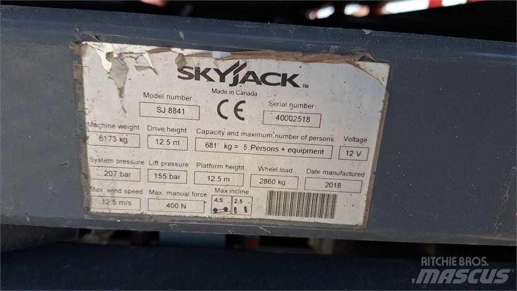 SkyJack 8841RT Scheren-Arbeitsbühnen