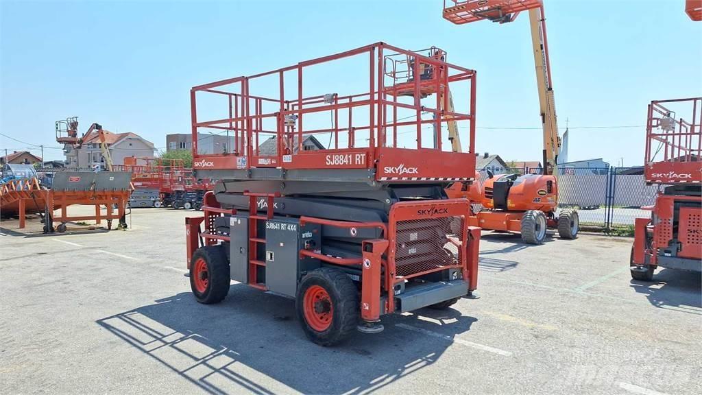SkyJack 8841RT Scheren-Arbeitsbühnen