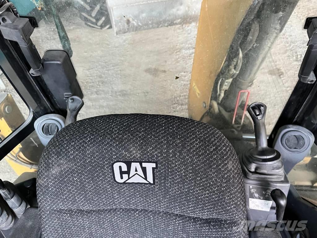 CAT 432 F 2 Baggerlader