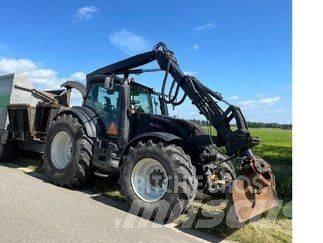 Valtra T 214 D Traktoren
