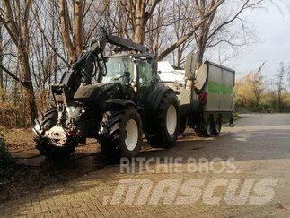 Valtra T 214 D Traktoren