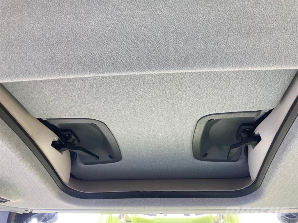 CLAAS Arion 440 Traktoren