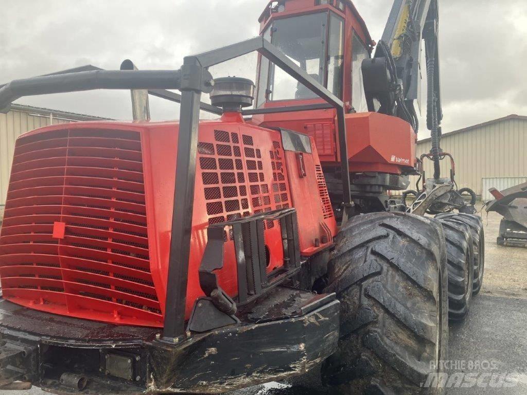 Komatsu 931 Harvester
