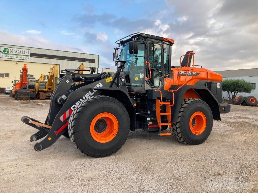 Develon DL 320-7 Radlader