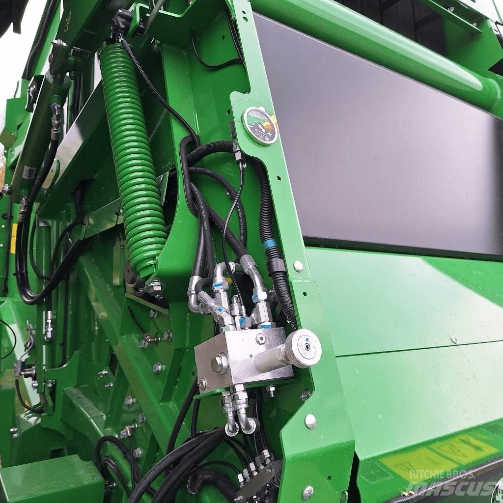 John Deere V461M Rundballenpressen