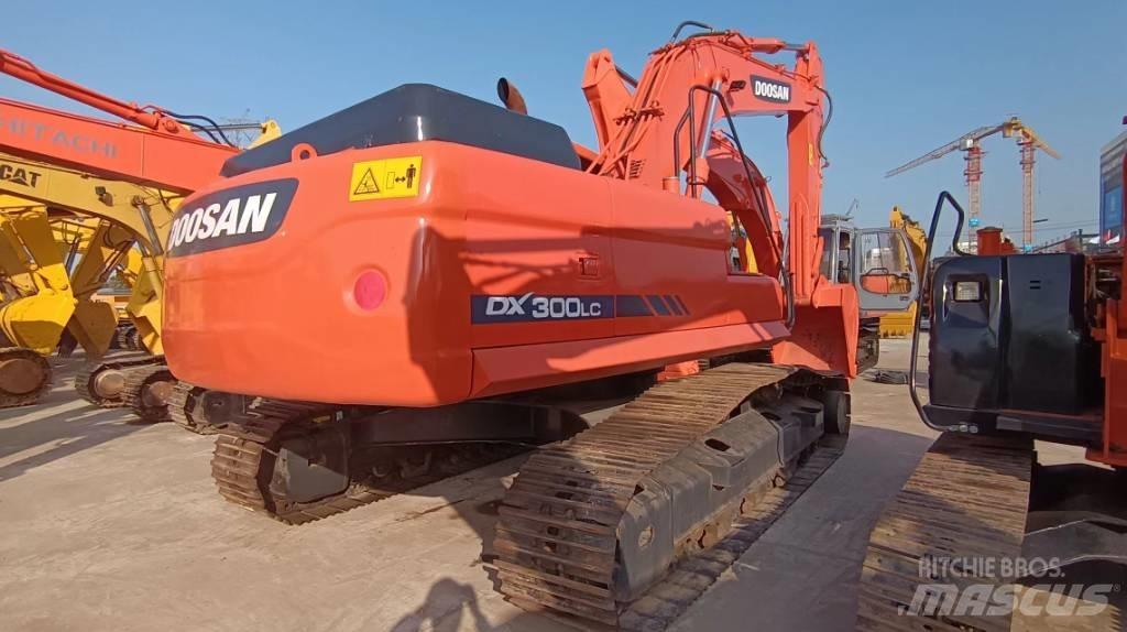 Doosan DX 300 LC Raupenbagger