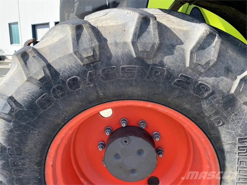 CLAAS AXION 810 Traktoren