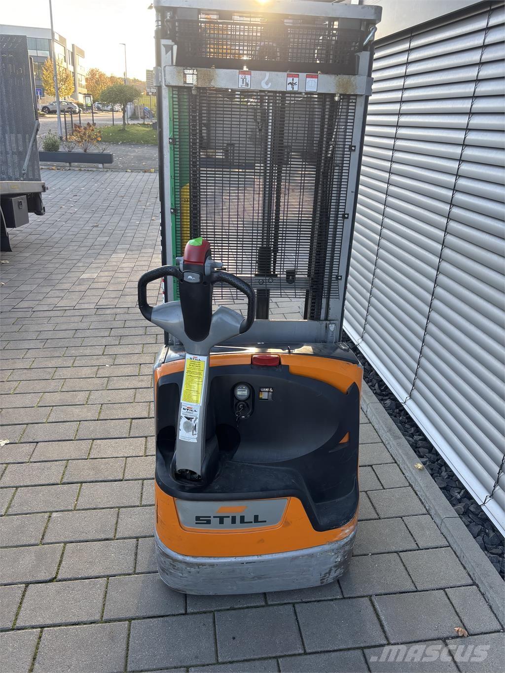 Still EXV 12i Zelfrijdende stapelaars