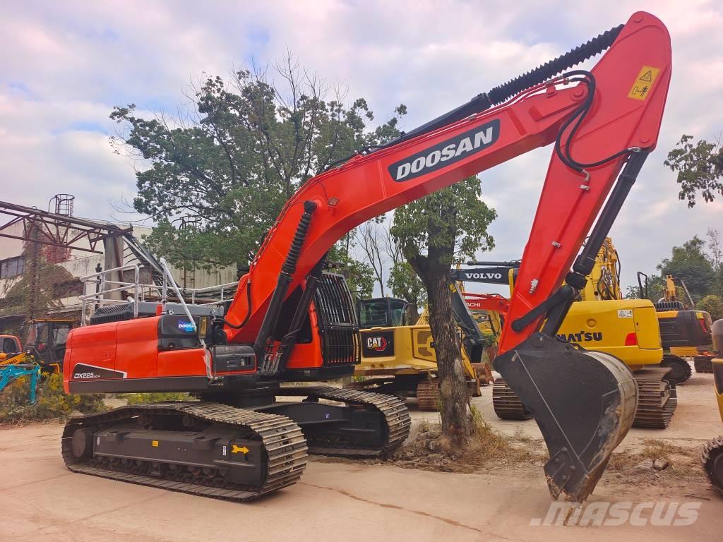 Doosan DX 225 LC-9C Raupenbagger